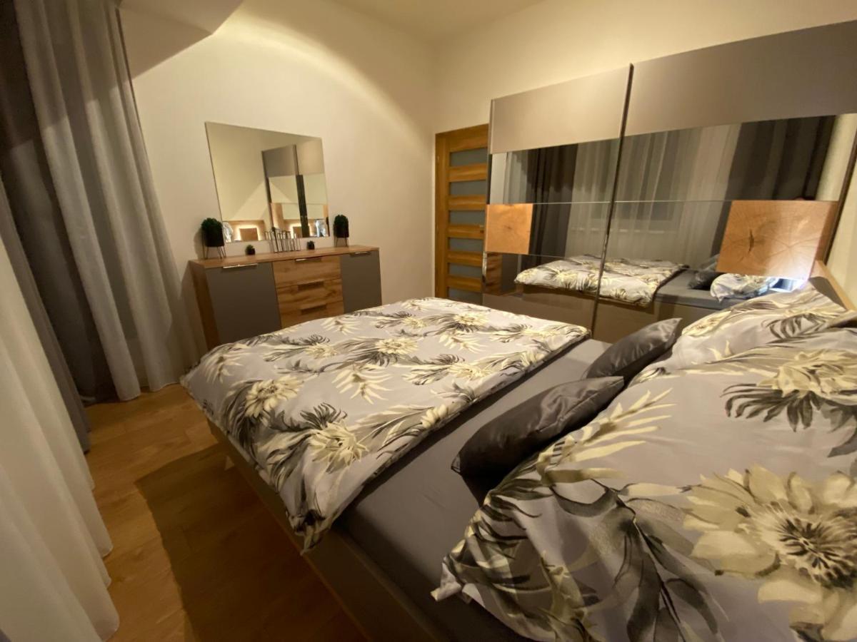 Apartment Mala Praha & Parking In The Garage 질리나 외부 사진