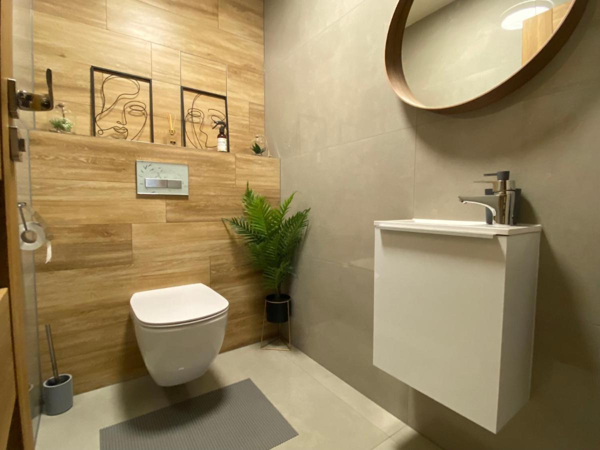 Apartment Mala Praha & Parking In The Garage 질리나 외부 사진